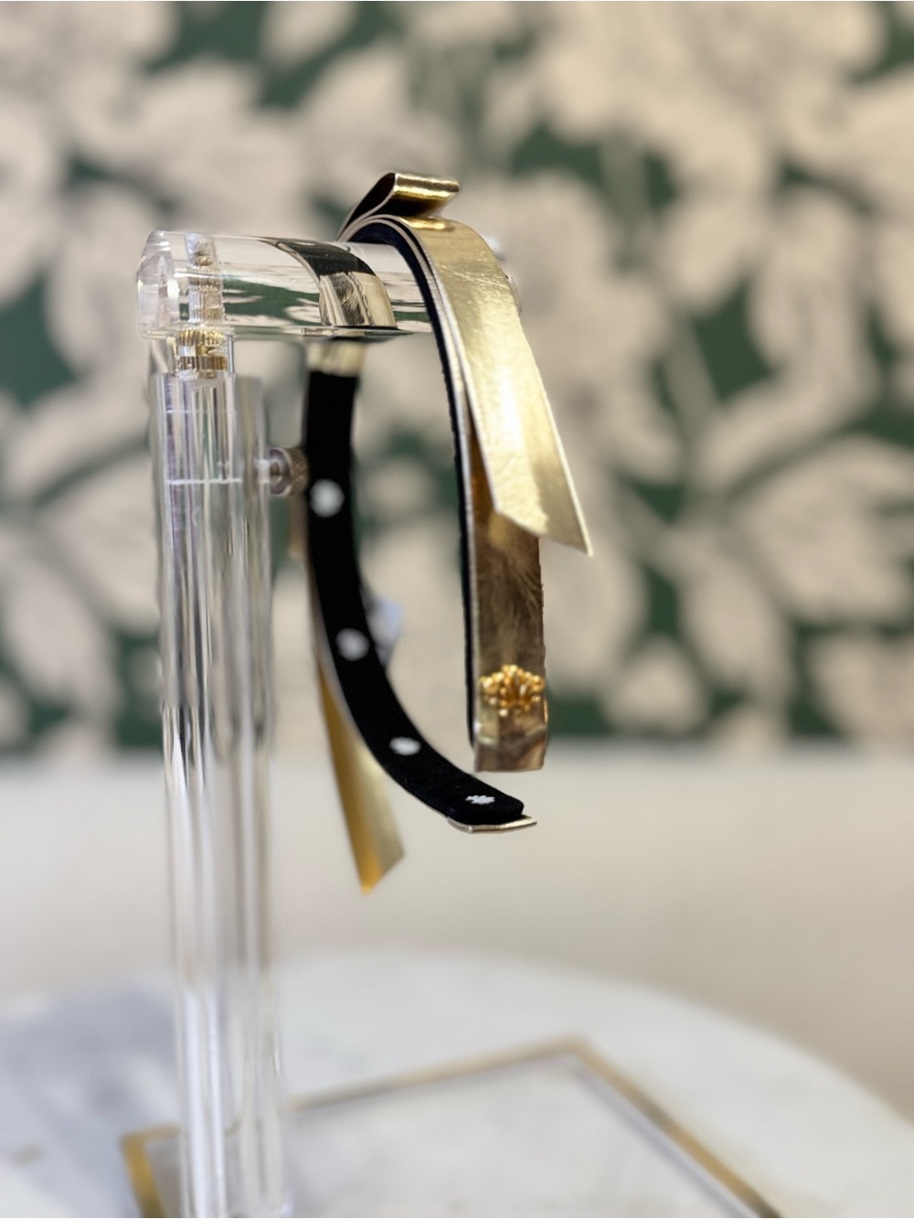 Lele Sadoughi Metallic Gold Slim Headband with Knot Accent NWT - Picture 2 of 6